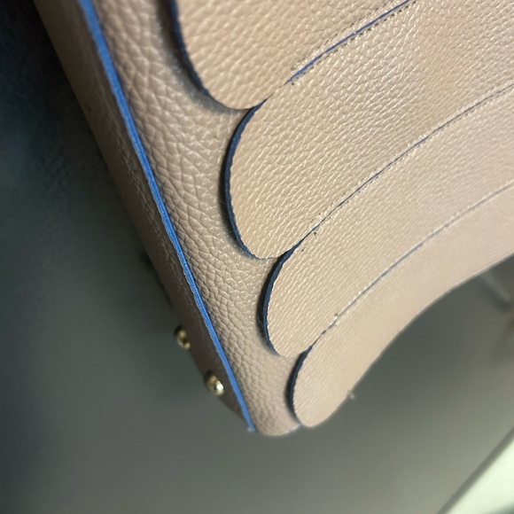 Pink Haley NWOT vegan leather pebble crossbody bag with charms! Great colours - Picture 5 of 11